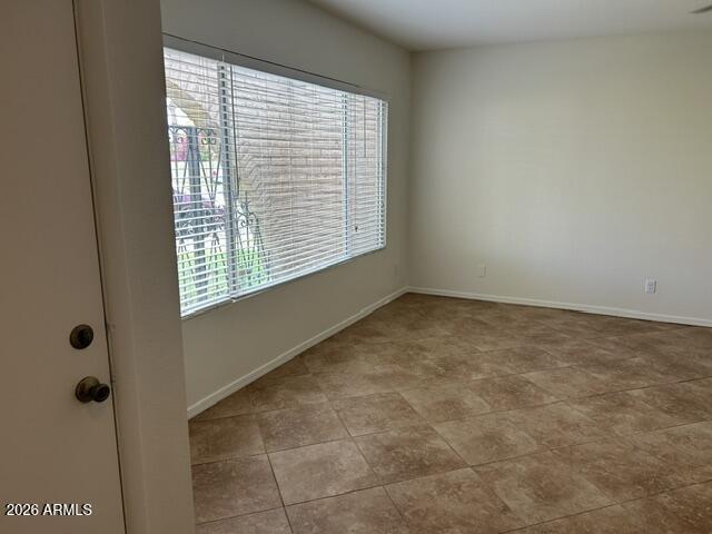 2120 E Villa Ct