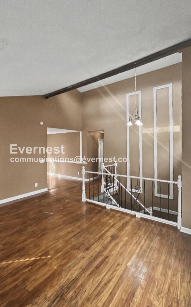 Photo - 1729 Molly Ln