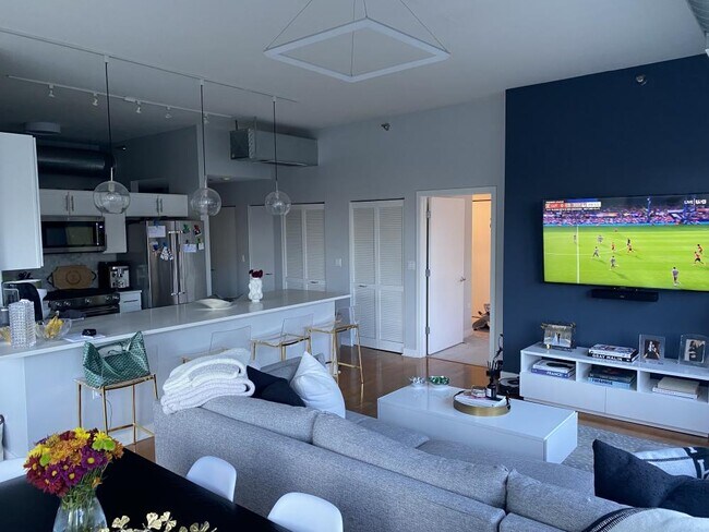 Photo - 2 bedroom in Chicago IL 60607 Unit 717