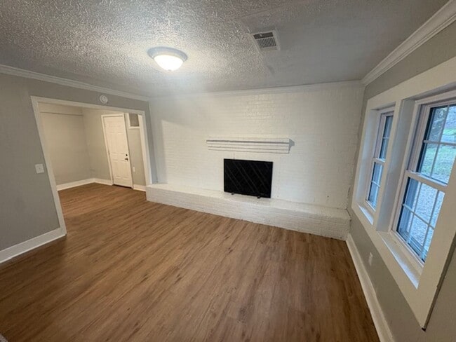 Photo - Renovated 3 Bedroom 1 Bath Home for Rent!