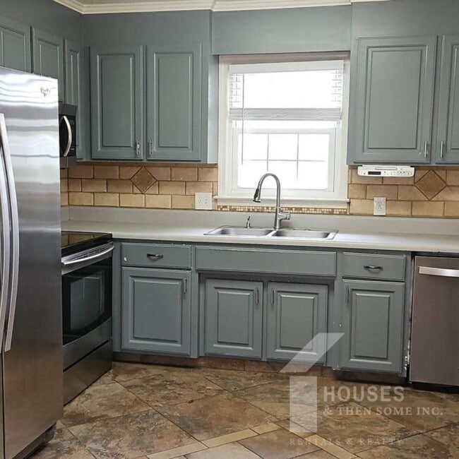 Photo - 423 Rollingwood Dr