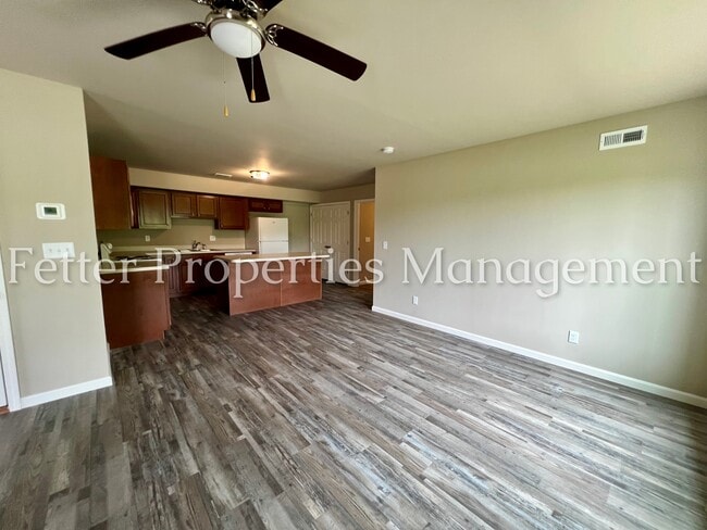 Building Photo - 5284 Canyon Cir Unit D Rental