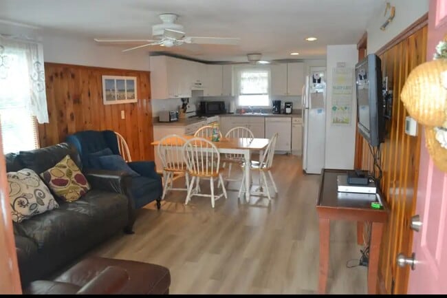 Photo - 147 Franklin St