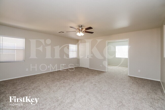 Photo - 2532 E Olivine Rd