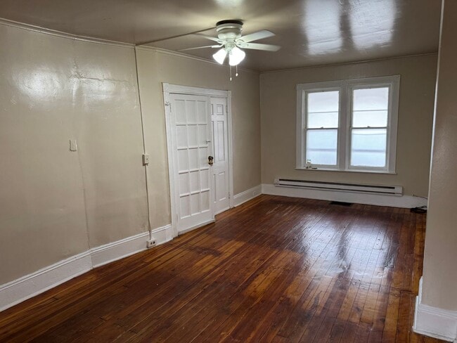 Photo - 654.5 Columbia Ave Unit Apt. 1
