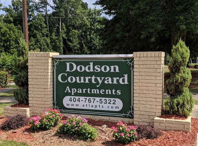 Photo - Dodson Courtyard