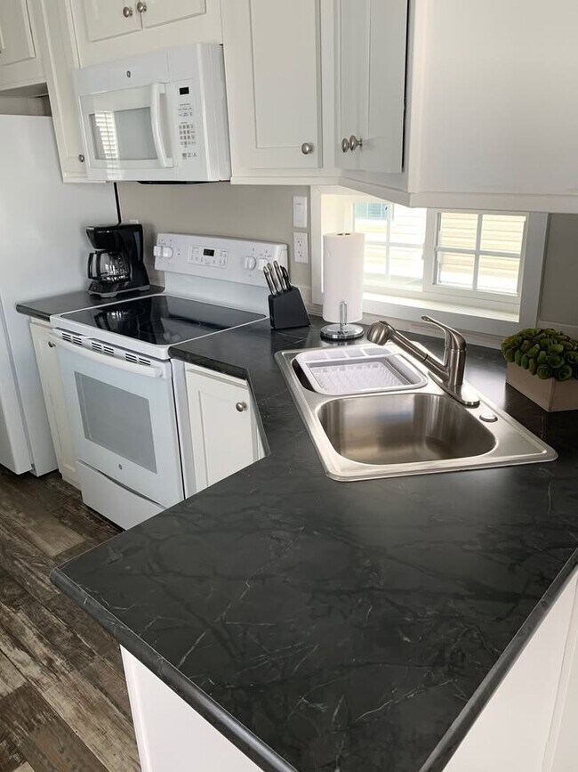 Photo - 2580 NE Indian River Dr Unit 4