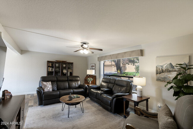 Photo - 13263 N Vandalia Dr Unidad 81