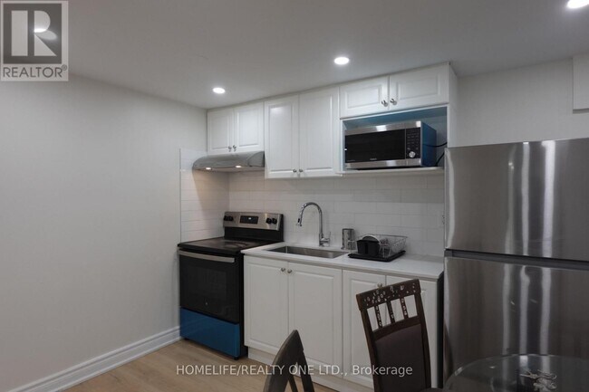 Photo - 17 Darnborough Way Unit BSMT