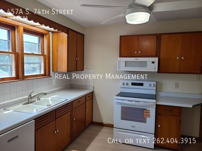Photo - 457 A S 74th St
