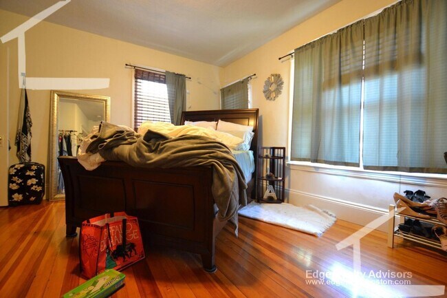 Photo - 548 Washington St