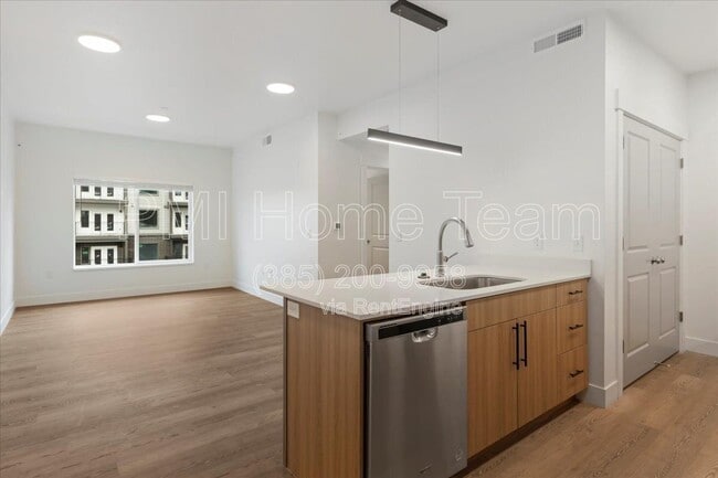 Photo - 3378 Washington Blvd Unit 302