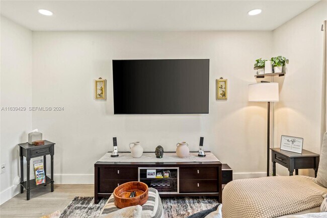 Photo - 18606 SW 100th Ave