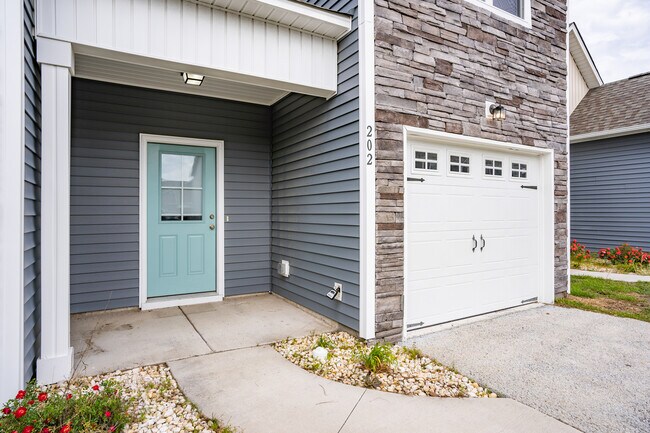 Photo - 202 N Stingray Ln