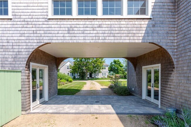 Photo - 953 Fort Getty Rd