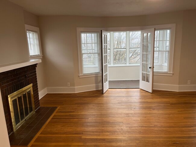 Photo - 242 Forest Hill Dr Unit Upstairs