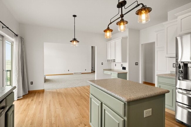 Photo - Executive 3-Bed Ranch Main Level - Private...