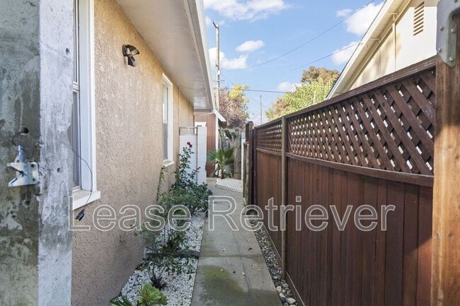 Photo - 1233 Fulton St