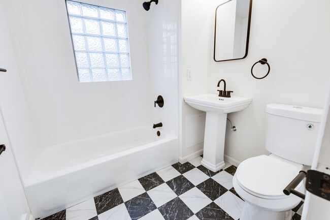 Photo - 1142 Meadowbrook Ave SE