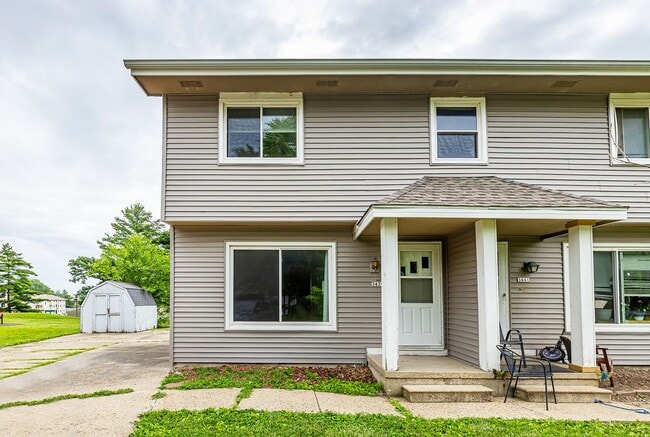 Building Photo - 3439 SE 20th St Unit 3439 SE 20th Street