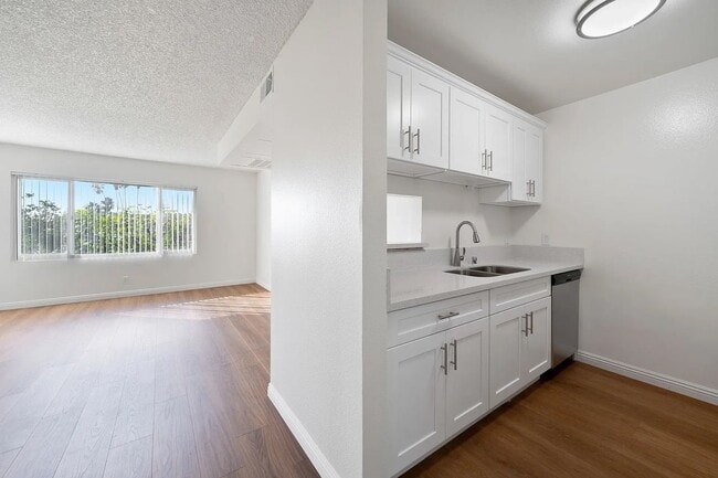 Photo - Azusa Gardens Apartments