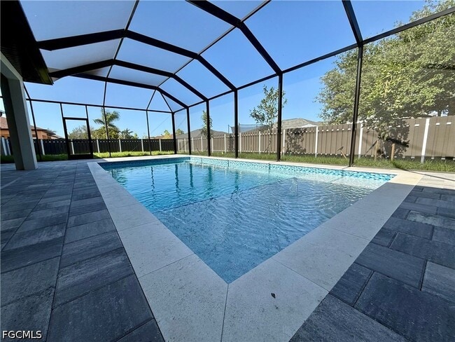 302 SW 14th Ave