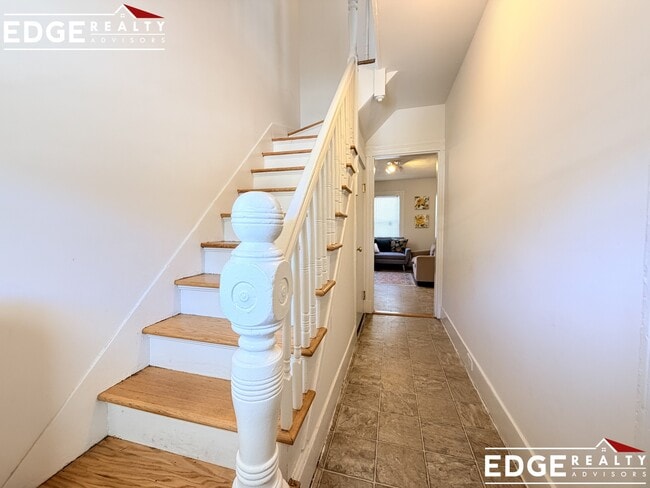 Photo - 33R Winship Pl