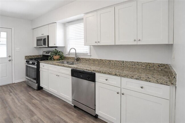 Photo - 2191 Greystone Way