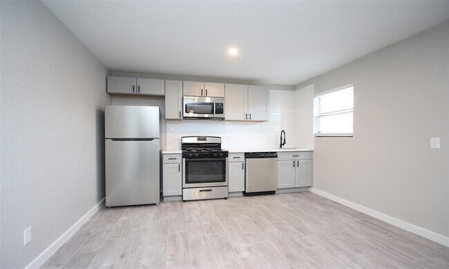 Photo - 5201 Crawford St