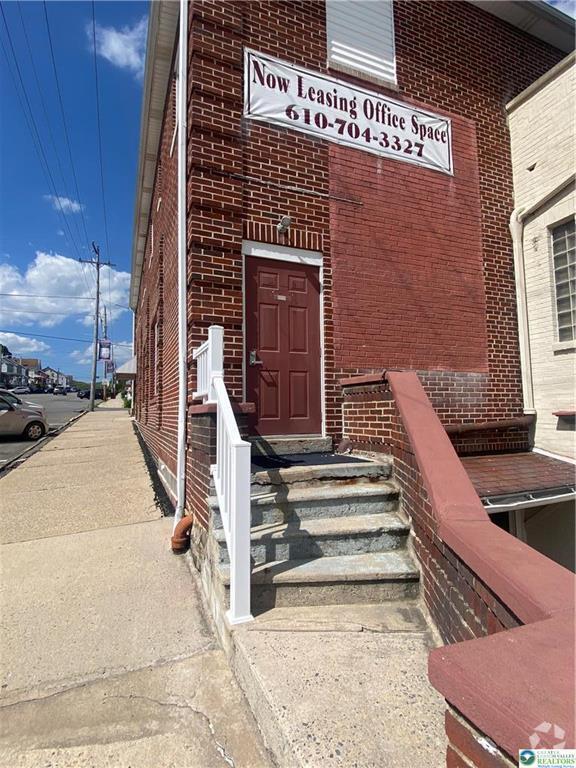 Building Photo - 146 North St Rental