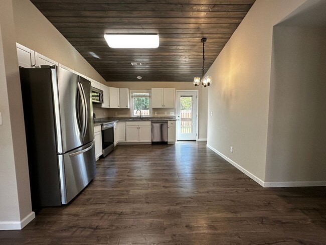 Photo - Black Mountain Rental-Fabulous Location!