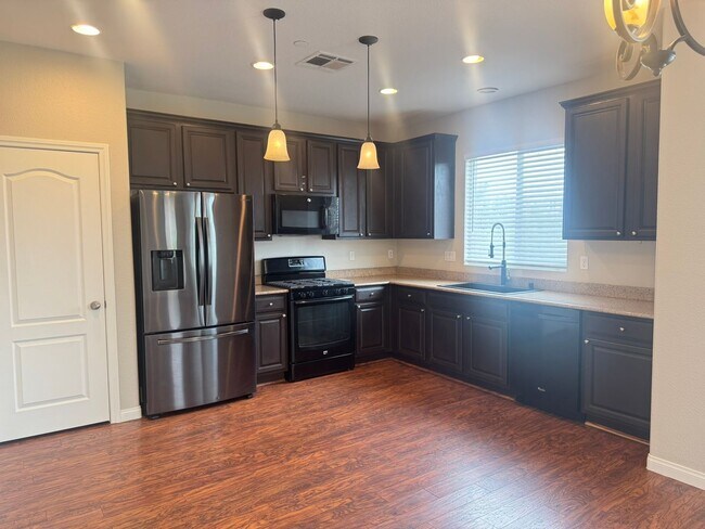 Photo - Adorable 3-Bed, 3-Bath Home in Gated Commu...