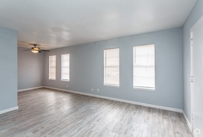 2BR, 1.5BA - 931SF Living Room