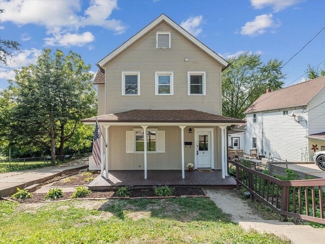 Building Photo - 4 Bedroom in College area!