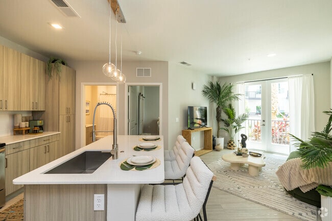 B2- 2BR, 2BA - 917SF