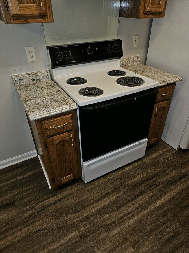 Photo - COMING SOON !Beautiful town house in Colli...