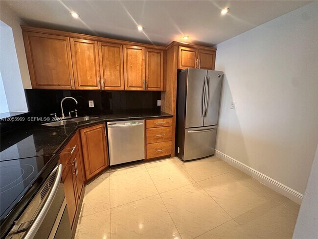 Photo - 10425 SW 112th Ave Unit 312