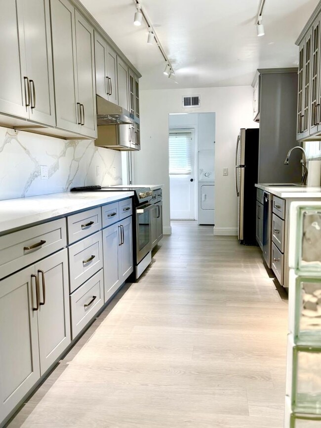 Photo - 673 Georgia Ave