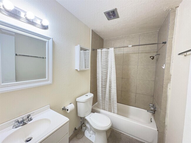 Photo - 7225 Cook Rd