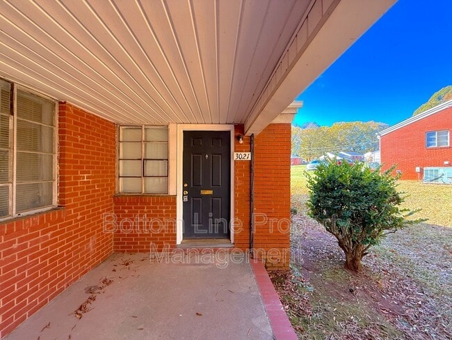 Photo - 3021 Marlborough Rd