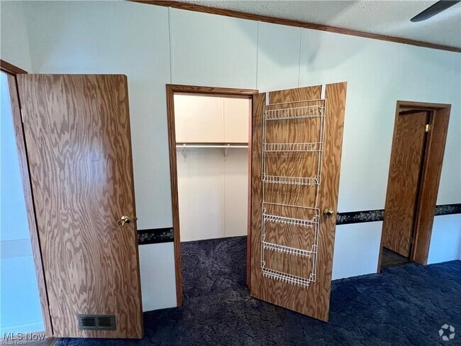 Building Photo - 71502 Fairpoint Shepherdstown Rd Rental