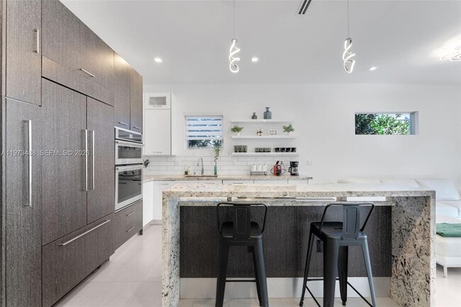 Photo - 3055 Carter St