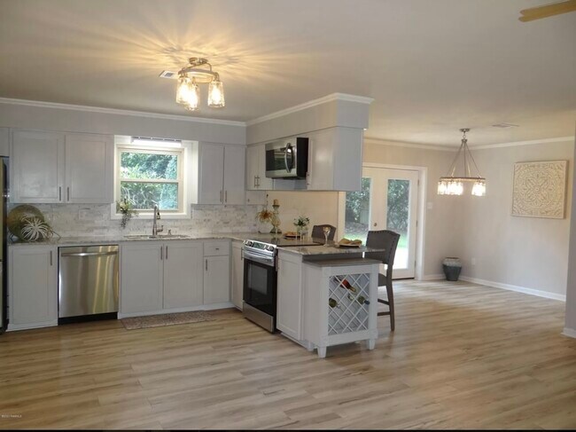 Photo - 107 Essex St