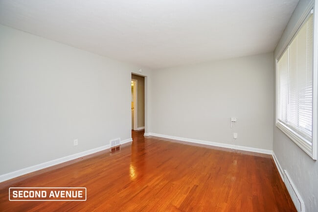 Photo - 155 Gross Ave
