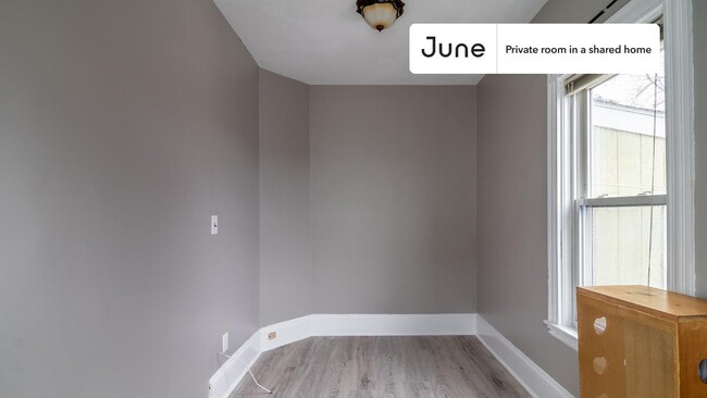 Photo - Room in Shared 5 bed/1 bath home Unit E