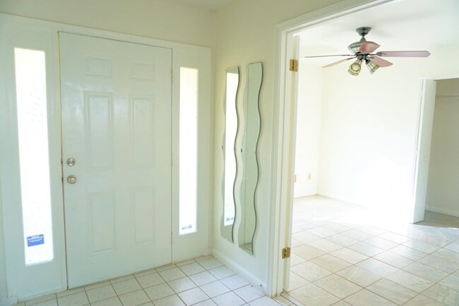 Photo - 3915 Station Ct S