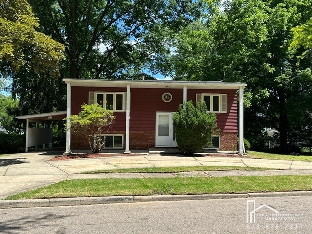 Building Photo - 1323 Hilton Dr