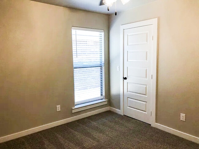 Photo - 13506 Avenue X