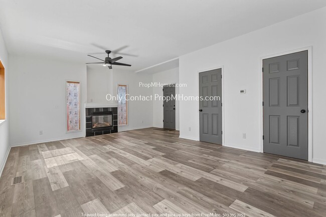 Photo - Three Bedroom Retreat with Open-Concept Living and Modern Finishes!