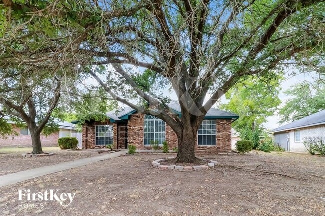 1129 Rosewood Ln